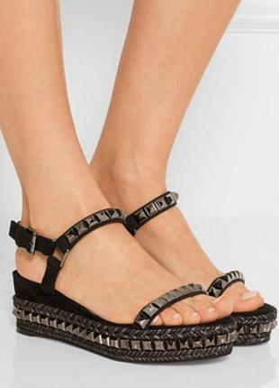 Замшевые босоножки christian louboutin