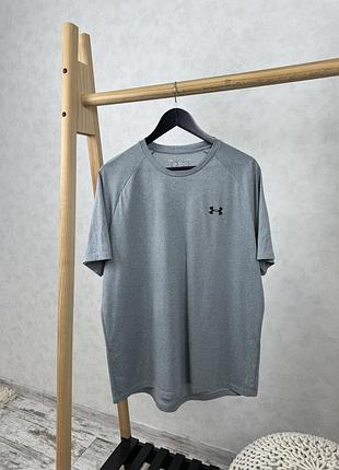 Футболка under armour