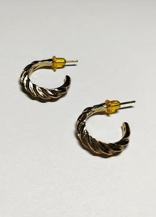 Сережки хвилясті кільця золотого кольору
