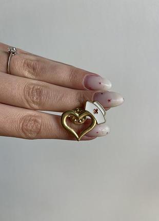 Пін значок металевий брошка серце медсестри
