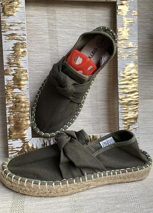 Мокасини, еспадрільіі