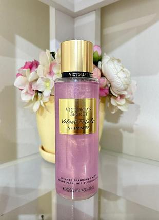 Victoria’s secret velvet petals shimmer міст спрей для тіла з шимером