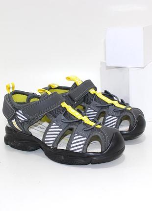 Комфортные детские босоножки со светоотражающими элементами
