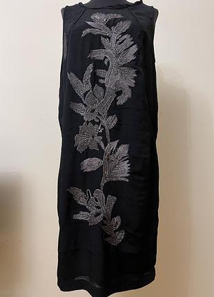 Сукня - міді чорного кольору з вишивкою 14/42 розміру monsoon