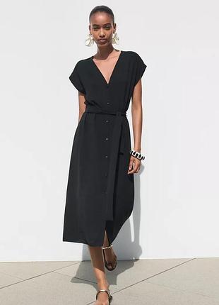 Струящееся платье с пояском