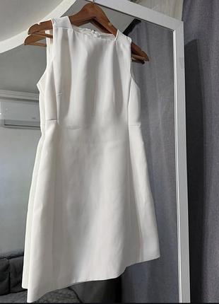 Біла сукня zara в розмірі xs