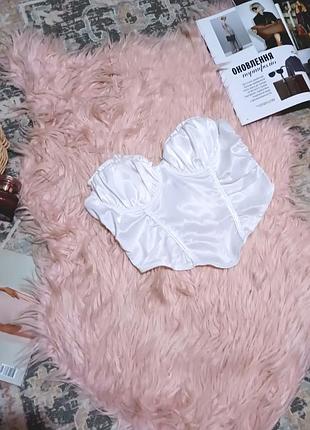 Атласний топ корсет prettylittlething білого кольору