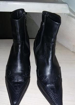 Topshop (британія)- чорні шкіряні черевики ковбойки р.36
