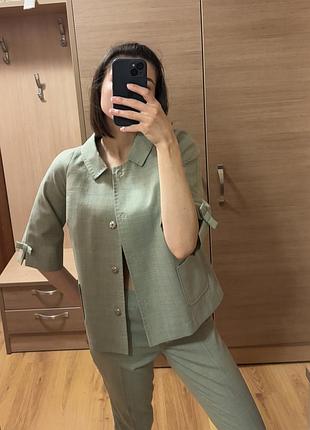 Костюм жіночий