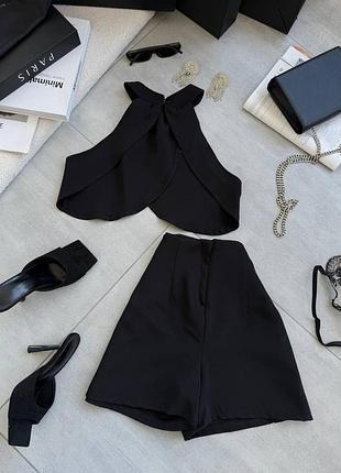 Женский стильный костюм с шортами