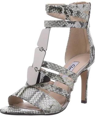 Брендовые кожаные босоножки