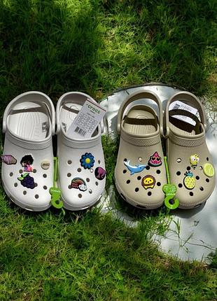 Женские шлепанцы crocs classic и джибитцы