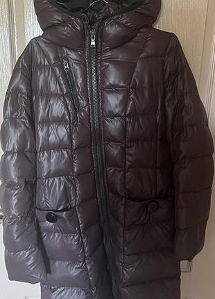 Зимовий пуховик, в хорошому стані.розмір s