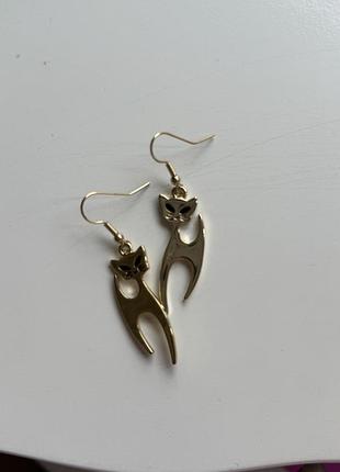 Сережки котики
