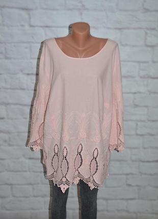 Блуза свободного кроя вышита "alessa w".