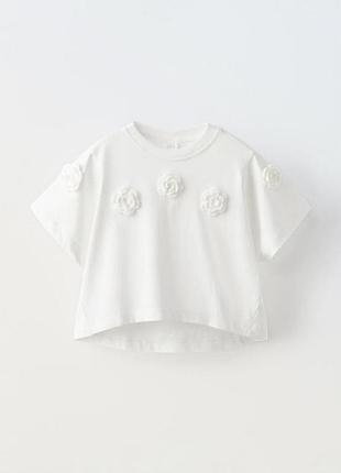 Футболка zara с объемными вязаными цветами