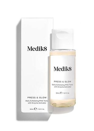 Бестселер відлущувальний тонік для обличчя medik8 travel size press & glow
