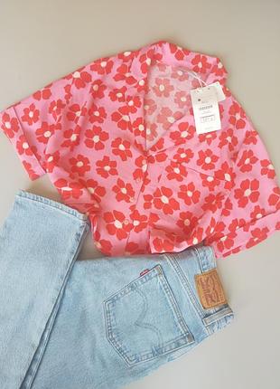 Bershka сорочка у квіти вкорочена
