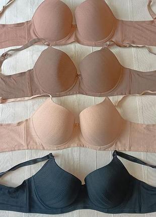 Бюстгальтер однотонный 95с в четырех цветах