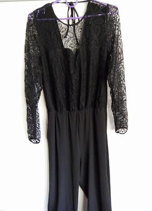 Комбинезон.
черный цвет.