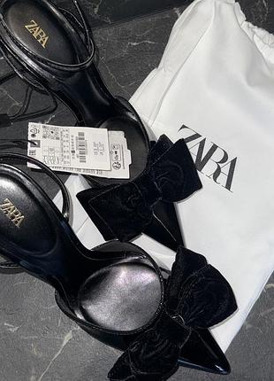 Жіночі лакові туфлі з бантом на шпильці zara