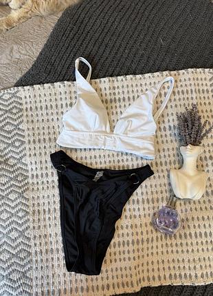 Купальник з високими трусиками