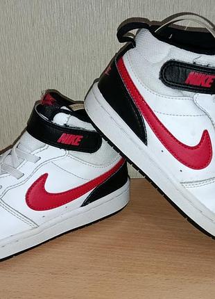 Кросівки фірми nike 32 розміру