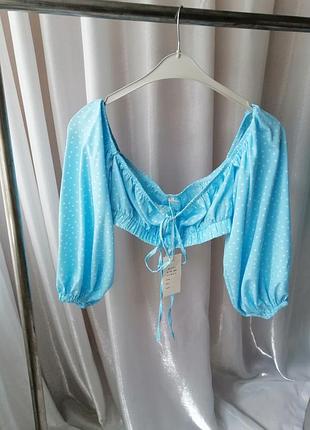 Топ с открытыми плечами и длинными рукавами