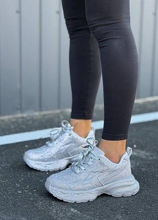 Кросівки зі стразами жіночі сірі, чорні