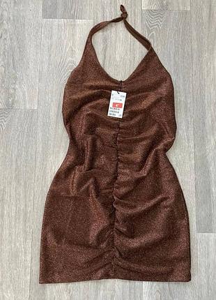 Сукня з відкритою спиною