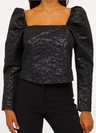 Черный жаккардовый топ блуза с рукавами буфами