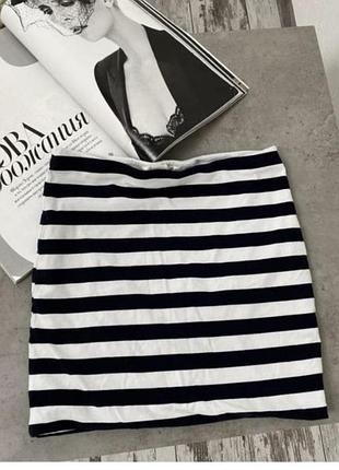 H&m чудова міні спідниця у смужку
