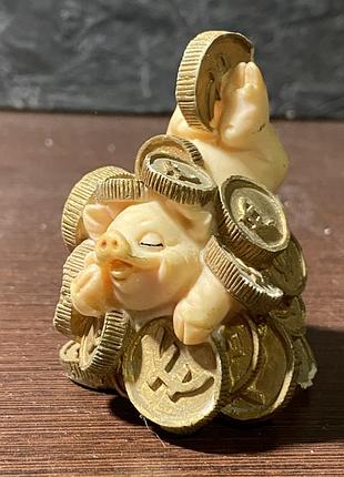Свинка і монети , статуетка