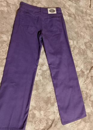 Джинсы сиреневые
