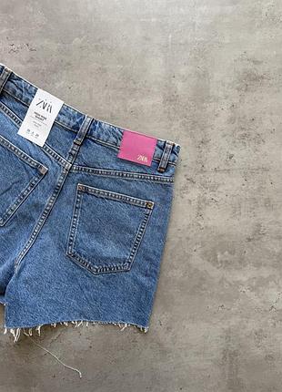 Сині джинсові шорти з необробленим низом zara / синие джинсовые шорты с необработанным низом