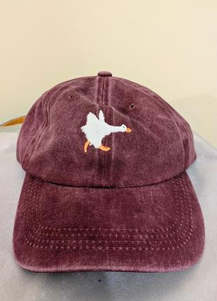 Кепка красная новая