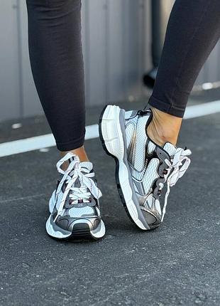 Кроссовки женские демисезонные