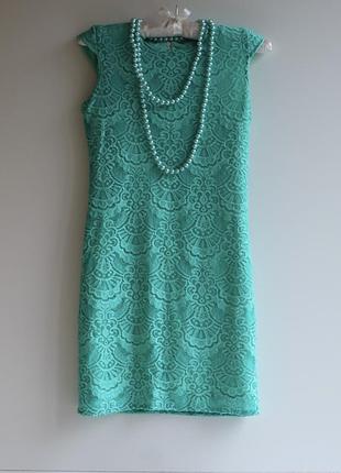 Платье праздничное на девочку 8-10 лет бирюза и ожерелье