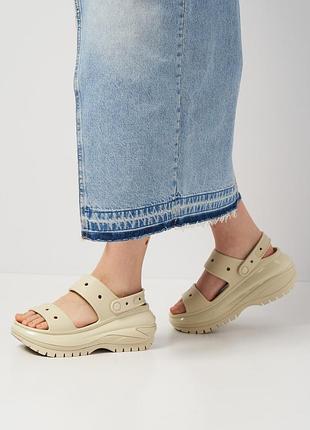 Крокси crocs mega crush sandal bone  m6/w8 bone