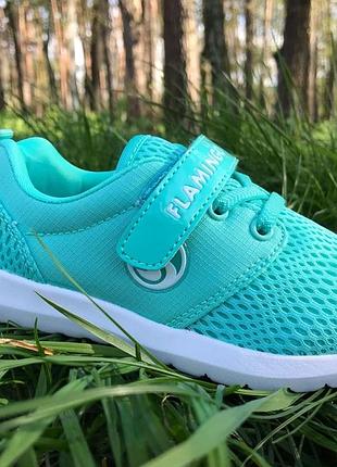 Кросівки дівчинці