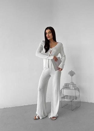 Білий літній костюм з преміальний пряжі