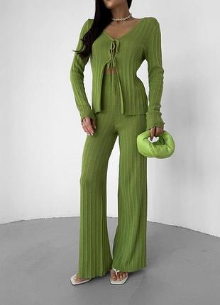 Зелений костюм на літо з преміальної пряжі