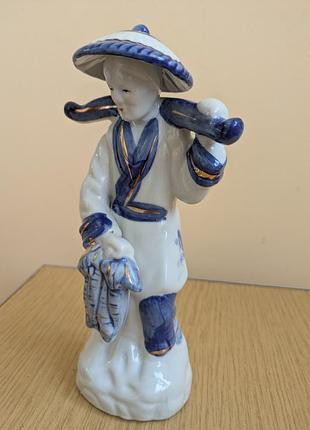 Статуэтка фарфоровая китайский рыболов винтажная
