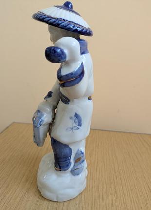Статуэтка фарфоровая китайский рыболов винтажная