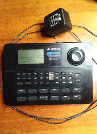 Alesis sr-16 драм машина1 фото