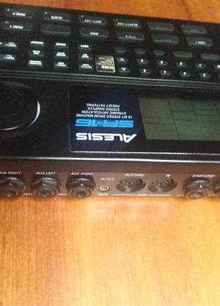 Alesis sr-16 драм машина2 фото