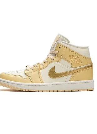 Кроссовки nike air jordan 1 mid размер 42.5
кроссовки nike air jordan 1 mid размер 42.5