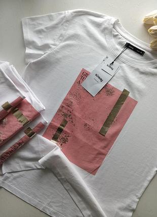 Фірмова футболка