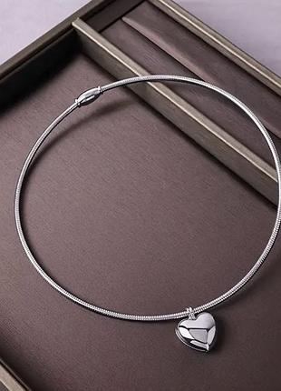 Колье в серебренном цвете с подвеской сердце