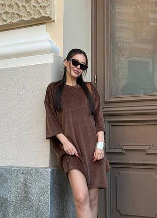Жіноча шоколадна кемел туніка велюрова батал
